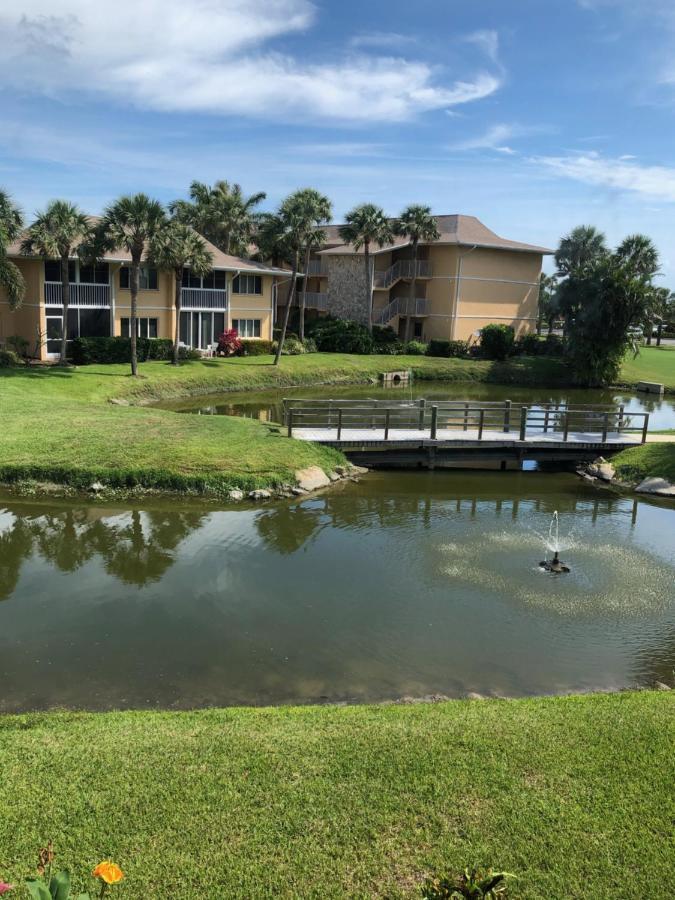 Beach Bungalow At Ocean Village Fort Pierce Exterior photo