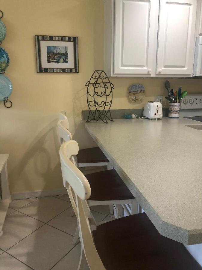 Beach Bungalow At Ocean Village Fort Pierce Exterior photo